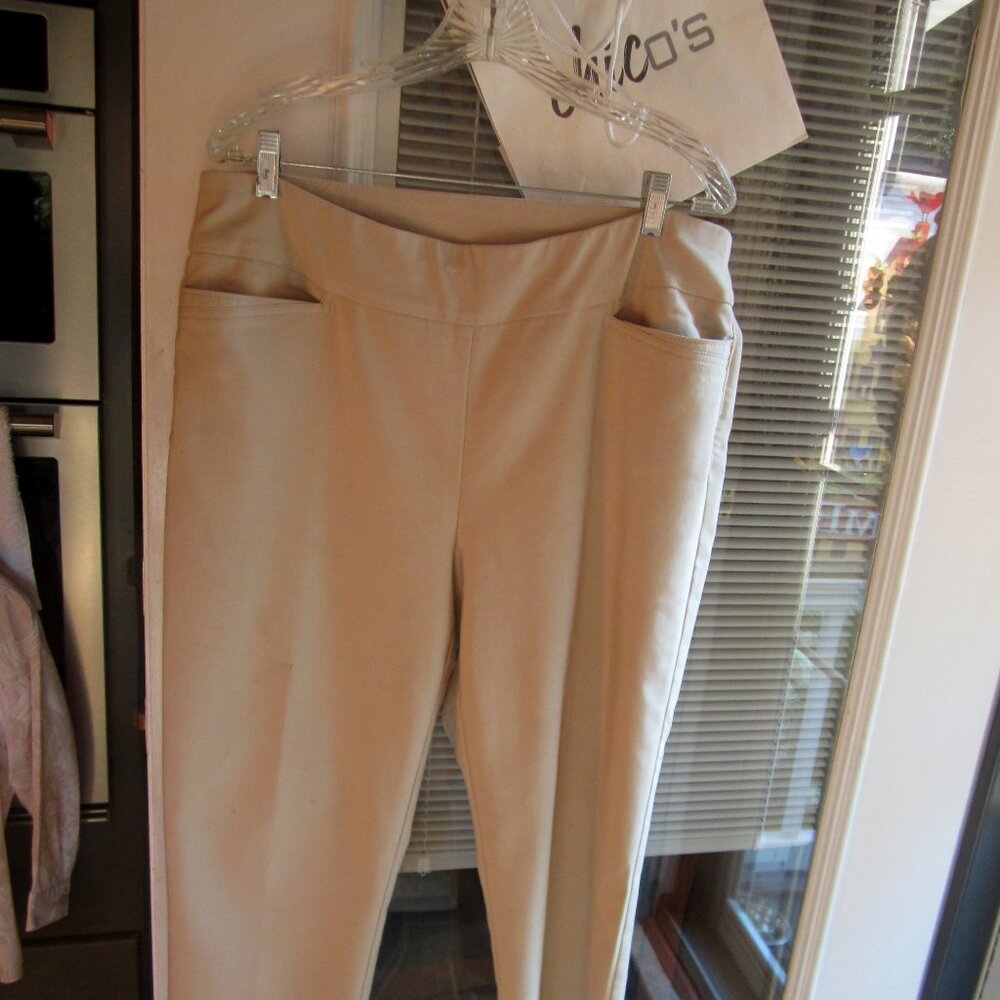 Chico's sz 2.5 'Cropped' fabulously slimming pants